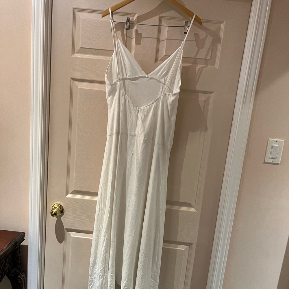 MISSGUIDED Linen V-Neck Empire Waist Dress - Picture 7 of 9